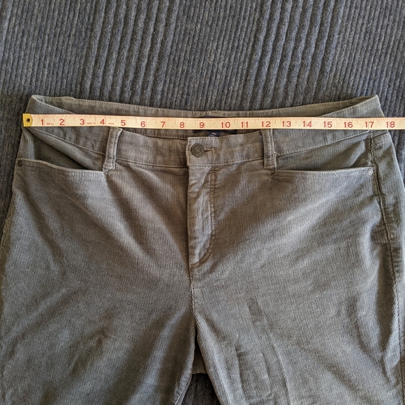 Talbots grey blue Simply Flattering 5-pocket corduroy pants, size 14P - Picture 3 of 7